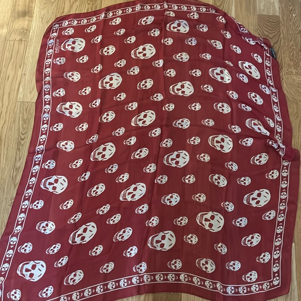 Alexander McQueen silk skull scarf